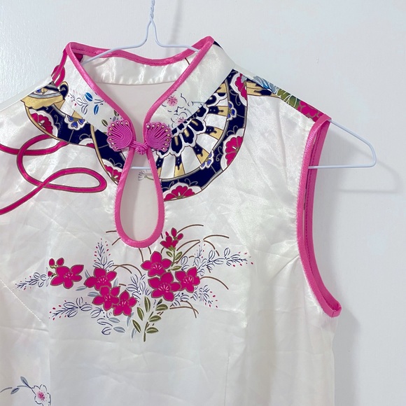 Traditional Body-con Dress - Picture 2 of 5